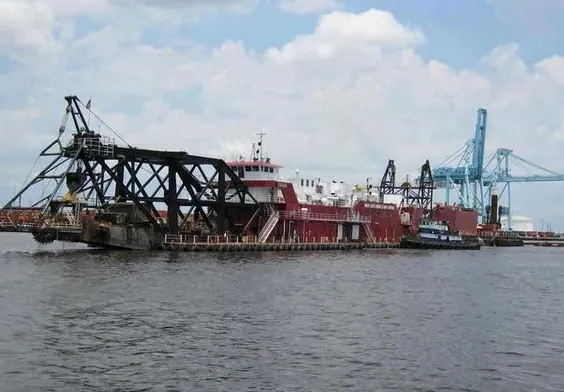 Lower St Johns River dredging project (Credit: www.dredgingtoday.com)